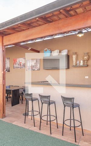 Casa à venda com 220m², 3 quartos e 2 vagas Casa à venda com 220m², 3 quartos e 2 vagasTerraço