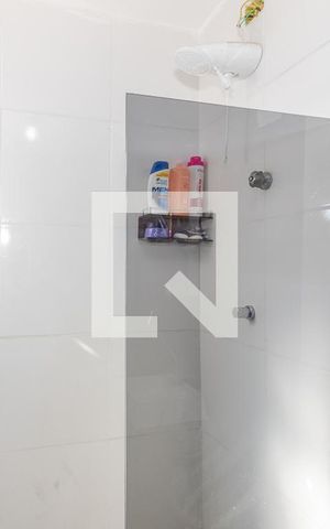 Casa à venda com 220m², 3 quartos e 2 vagas Casa à venda com 220m², 3 quartos e 2 vagasBanheiro da Suíte