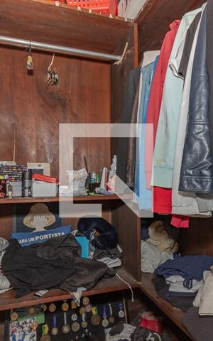 Casa à venda com 220m², 3 quartos e 2 vagas Casa à venda com 220m², 3 quartos e 2 vagasCloset da Suíte