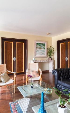 Apartamento à venda com 183m², 4 quartos e 3 vagas Apartamento à venda com 183m², 4 quartos e 3 vagasSala