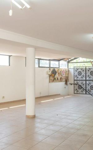 Casa à venda com 200m², 6 quartos e 4 vagasGaragem
