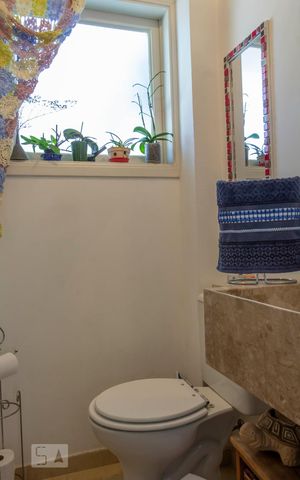 Casa à venda com 200m², 6 quartos e 4 vagasBanheiro 5