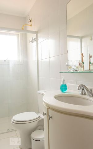 Casa à venda com 200m², 6 quartos e 4 vagasBanheiro 4