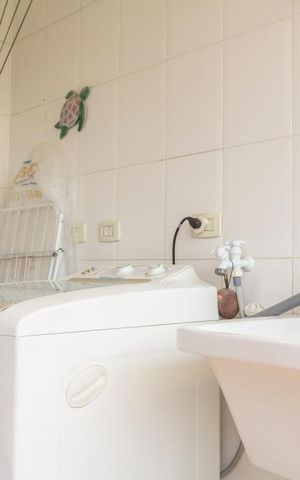 Casa à venda com 200m², 6 quartos e 4 vagasLavanderia