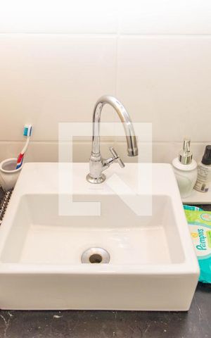 Apartamento à venda com 43m², 2 quartos e 1 vaga Apartamento à venda com 43m², 2 quartos e 1 vagaBanheiro