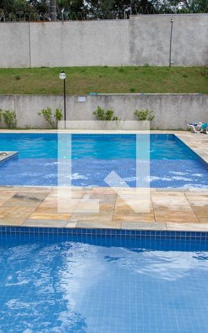 Apartamento à venda com 43m², 2 quartos e 1 vaga Apartamento à venda com 43m², 2 quartos e 1 vagaPiscina