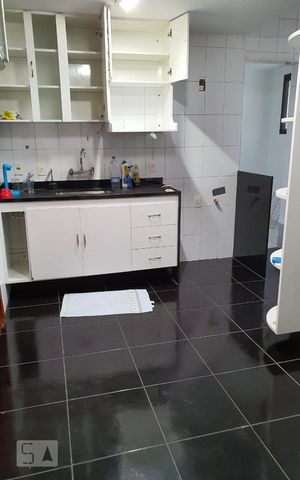 Apartamento à venda com 240m², 3 quartos e sem vaga Apartamento à venda com 240m², 3 quartos e sem vagaCozinha