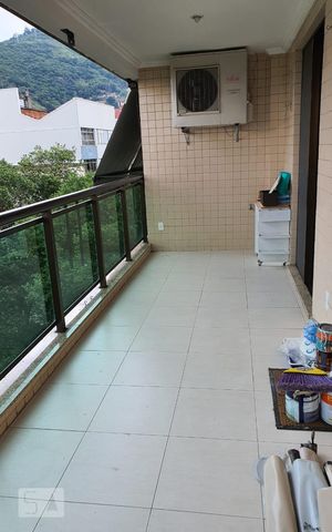 Apartamento à venda com 240m², 3 quartos e sem vaga Apartamento à venda com 240m², 3 quartos e sem vagaVaranda da Sala