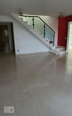 Apartamento à venda com 240m², 3 quartos e sem vaga Apartamento à venda com 240m², 3 quartos e sem vagaSala