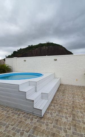 Apartamento à venda com 240m², 3 quartos e sem vaga Apartamento à venda com 240m², 3 quartos e sem vagaÁrea comum - Piscina
