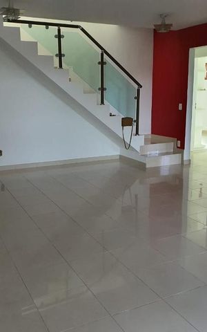 Apartamento à venda com 240m², 3 quartos e sem vaga Apartamento à venda com 240m², 3 quartos e sem vagaSala