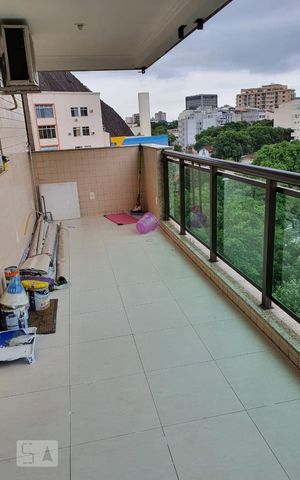 Apartamento à venda com 240m², 3 quartos e sem vaga Apartamento à venda com 240m², 3 quartos e sem vagaVaranda da Sala