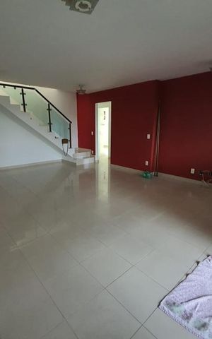 Apartamento à venda com 240m², 3 quartos e sem vaga Apartamento à venda com 240m², 3 quartos e sem vagaSala