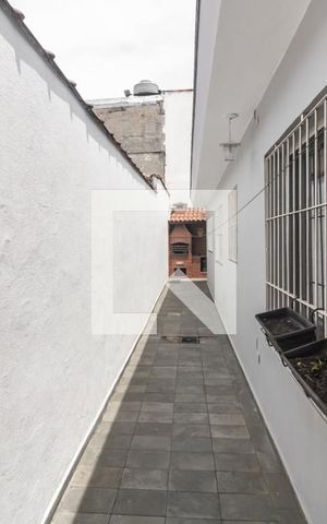 Casa à venda com 125m², 2 quartos e 2 vagas Casa à venda com 125m², 2 quartos e 2 vagasCorredor