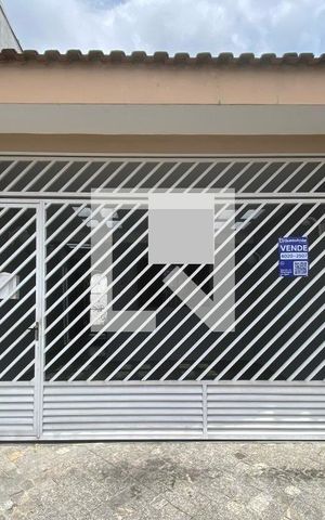 Casa à venda com 125m², 2 quartos e 2 vagas Casa à venda com 125m², 2 quartos e 2 vagasFachada + placa