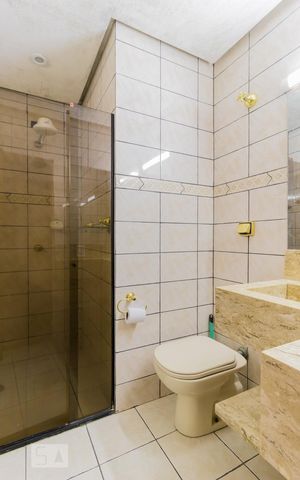 Casa à venda com 70m², 2 quartos e 1 vaga Casa à venda com 70m², 2 quartos e 1 vagaBanheiro
