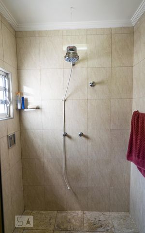 Casa à venda com 370m², 3 quartos e 4 vagas Casa à venda com 370m², 3 quartos e 4 vagasBanheiro da Suíte 2