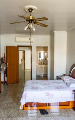 Casa à venda com 370m², 3 quartos e 4 vagas Casa à venda com 370m², 3 quartos e 4 vagasSuíte 2