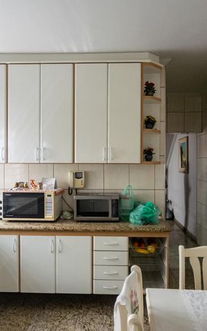 Casa à venda com 370m², 3 quartos e 4 vagas Casa à venda com 370m², 3 quartos e 4 vagasCozinha