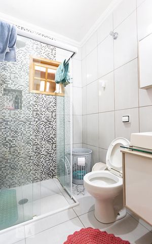 Casa à venda com 137m², 2 quartos e 2 vagas Casa à venda com 137m², 2 quartos e 2 vagasBanheiro