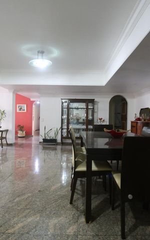 Apartamento à venda com 347m², 4 quartos e 2 vagasSala