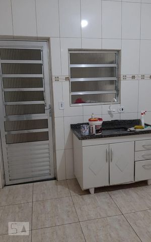 Casa para alugar com 64m², 2 quartos e sem vaga Casa para alugar com 64m², 2 quartos e sem vagaCozinha