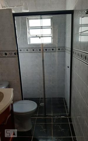 Casa para alugar com 64m², 2 quartos e sem vaga Casa para alugar com 64m², 2 quartos e sem vagaBanheiro 2