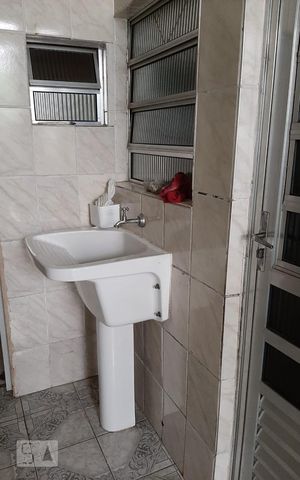 Casa para alugar com 64m², 2 quartos e sem vaga Casa para alugar com 64m², 2 quartos e sem vagaÁrea de Serviço