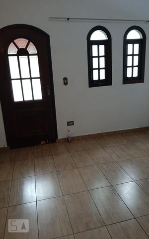 Casa para alugar com 64m², 2 quartos e sem vaga Casa para alugar com 64m², 2 quartos e sem vagaSala