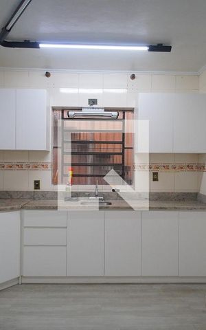 Casa para alugar com 150m², 3 quartos e 2 vagas Casa para alugar com 150m², 3 quartos e 2 vagasCozinha