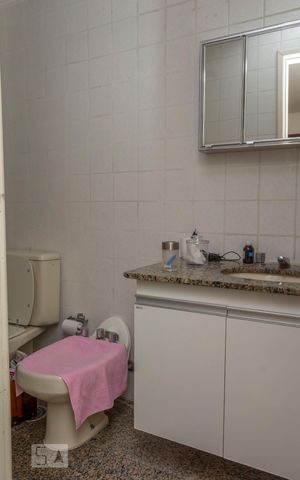 Apartamento à venda com 140m², 4 quartos e 3 vagasBanheiro 2