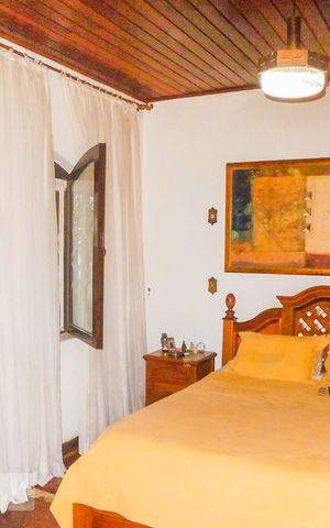 Casa à venda com 290m², 5 quartos e 5 vagasQuarto 5 Suíte