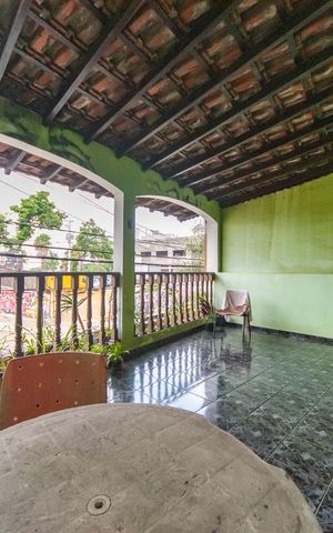 Casa à venda com 242m², 3 quartos e sem vaga Casa à venda com 242m², 3 quartos e sem vagaVaranda do Quarto 3