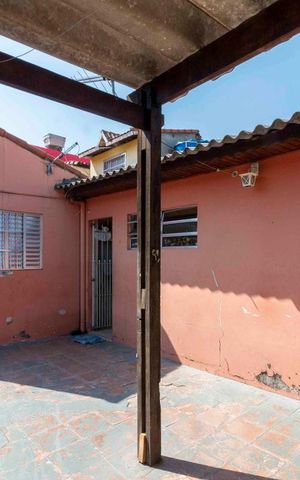 Casa à venda com 280m², 3 quartos e 1 vaga Casa à venda com 280m², 3 quartos e 1 vagaQuintal - Garagem