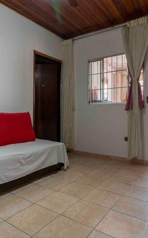 Casa à venda com 280m², 3 quartos e 1 vaga Casa à venda com 280m², 3 quartos e 1 vagaSala