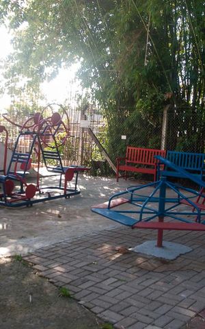 Casa de condomínio à venda com 250m², 3 quartos e 1 vaga Casa de condomínio à venda com 250m², 3 quartos e 1 vagaÁrea Comum - Playground