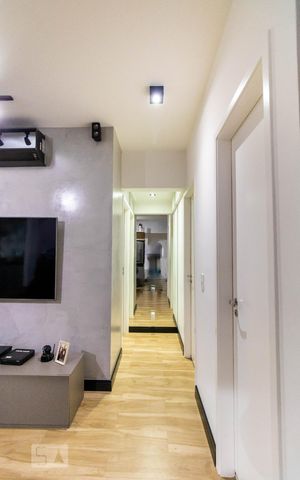 Apartamento à venda com 75m², 2 quartos e 1 vaga Apartamento à venda com 75m², 2 quartos e 1 vagaCorredor