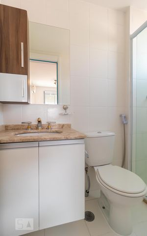 Apartamento à venda com 55m², 2 quartos e 1 vaga Apartamento à venda com 55m², 2 quartos e 1 vagaBanheiro da Suíte