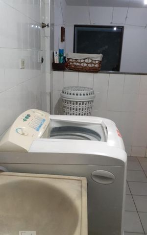 Casa à venda com 200m², 3 quartos e 2 vagas Casa à venda com 200m², 3 quartos e 2 vagasLavanderia