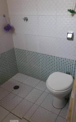 Casa à venda com 200m², 3 quartos e 2 vagas Casa à venda com 200m², 3 quartos e 2 vagasBanheiro Suite 2