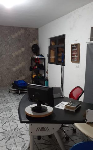 Casa à venda com 200m², 3 quartos e 2 vagas Casa à venda com 200m², 3 quartos e 2 vagasCozinha