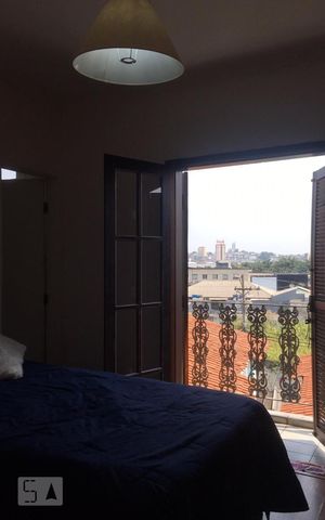 Casa à venda com 200m², 3 quartos e 2 vagas Casa à venda com 200m², 3 quartos e 2 vagasSuite 1