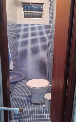Casa à venda com 200m², 3 quartos e 2 vagas Casa à venda com 200m², 3 quartos e 2 vagasBanheiro