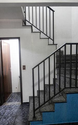 Casa à venda com 75m², 2 quartos e 2 vagas Casa à venda com 75m², 2 quartos e 2 vagasSala