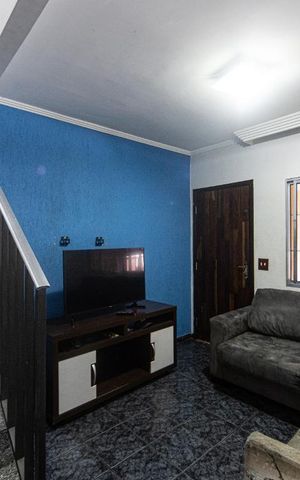 Casa à venda com 75m², 2 quartos e 2 vagas Casa à venda com 75m², 2 quartos e 2 vagasSala