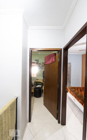 Casa à venda com 75m², 2 quartos e 2 vagas Casa à venda com 75m², 2 quartos e 2 vagasCorredor