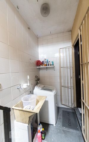 Casa à venda com 75m², 2 quartos e 2 vagas Casa à venda com 75m², 2 quartos e 2 vagasÁrea de Serviço