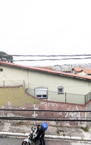 Casa à venda com 75m², 2 quartos e 2 vagas Casa à venda com 75m², 2 quartos e 2 vagasVaranda Quarto 2