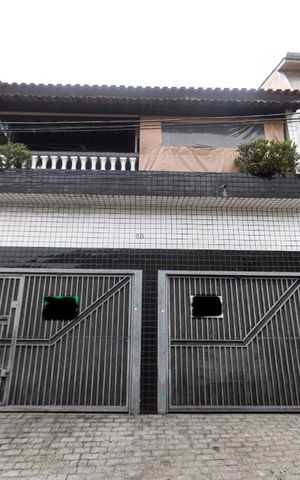Casa à venda com 75m², 2 quartos e 2 vagas Casa à venda com 75m², 2 quartos e 2 vagasFachada