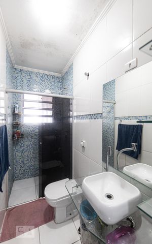 Casa à venda com 75m², 2 quartos e 2 vagas Casa à venda com 75m², 2 quartos e 2 vagasBanheiro Social
